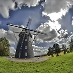 Feriehus In With Garden Voerendaal